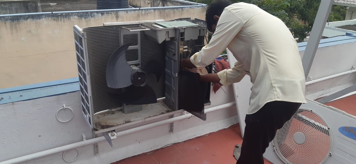 Voltas Air Conditioner Repair in Town hall